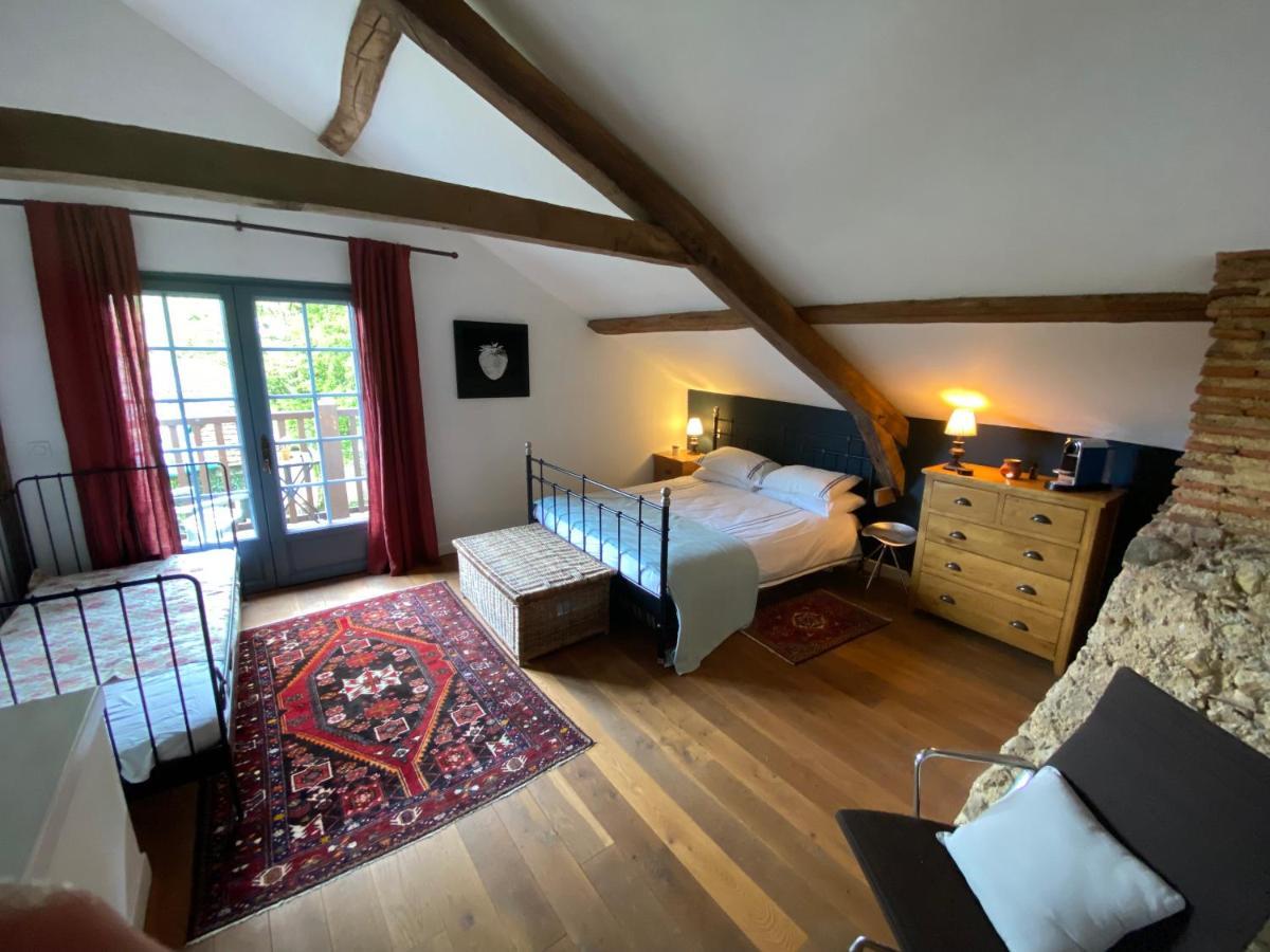 Bed and Breakfast Domaine Du Tafiart Sarron Exterior foto